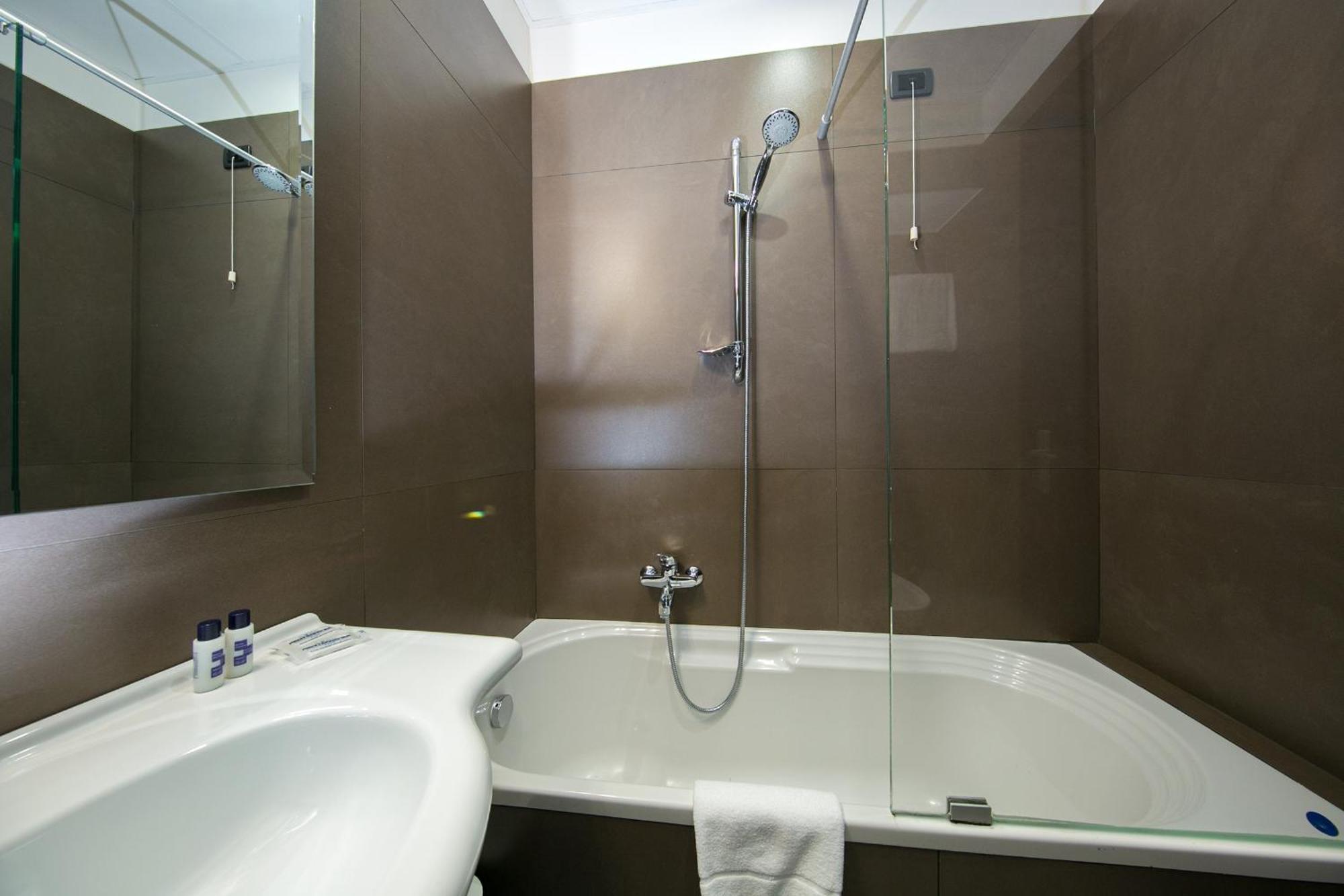 Habitación Doble Superior con balcón - 2 camas individuales